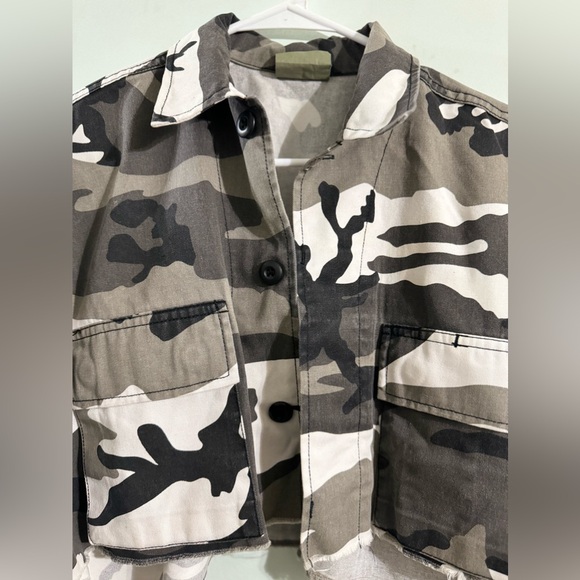 Cropped army-print jacket - Picture 2 of 4